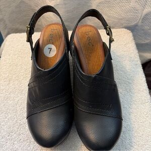 b.o.c. Black Leather 3’Wedge Clog Sandals Sz:7 Cecilia